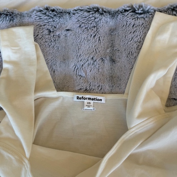 Reformation Cream Women's Top - Picture 2 of 5